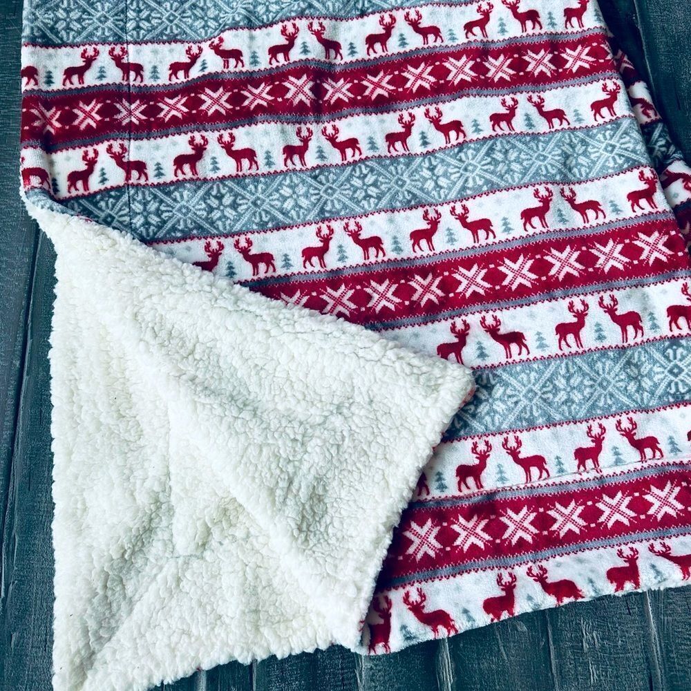 Reindeer Nordic Woodland Plush Sherpa Holiday Christmas Throw Blanket